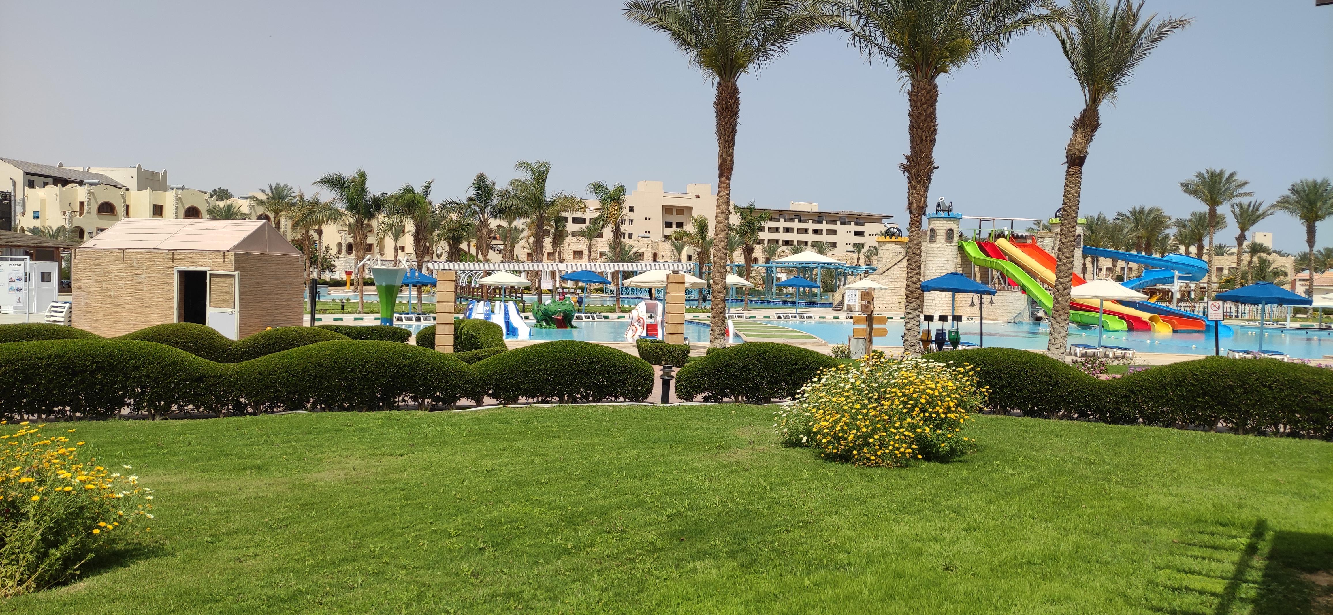 Royal Lagoons Resort & Aqua Park Families And Couples Only Hurghada Bagian luar foto