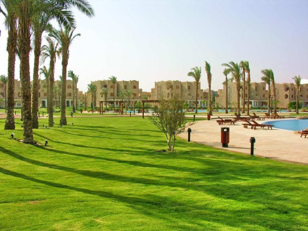 Royal Lagoons Resort & Aqua Park Families And Couples Only Hurghada Bagian luar foto
